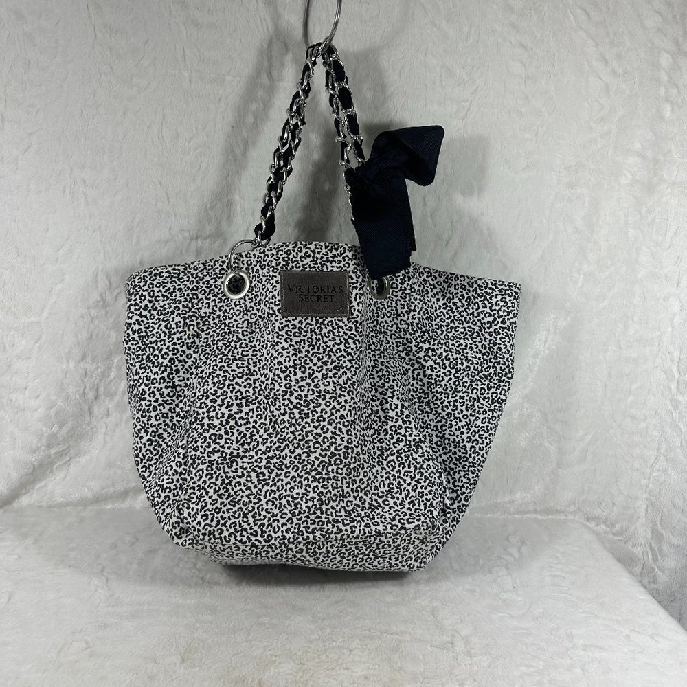 Rare Victoria's Secret supermodel essentials bag chain handle leopard print
